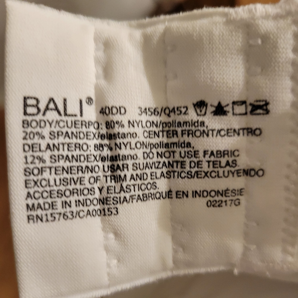 NWT Bali Long line full coverage t shirt/ shaping bra